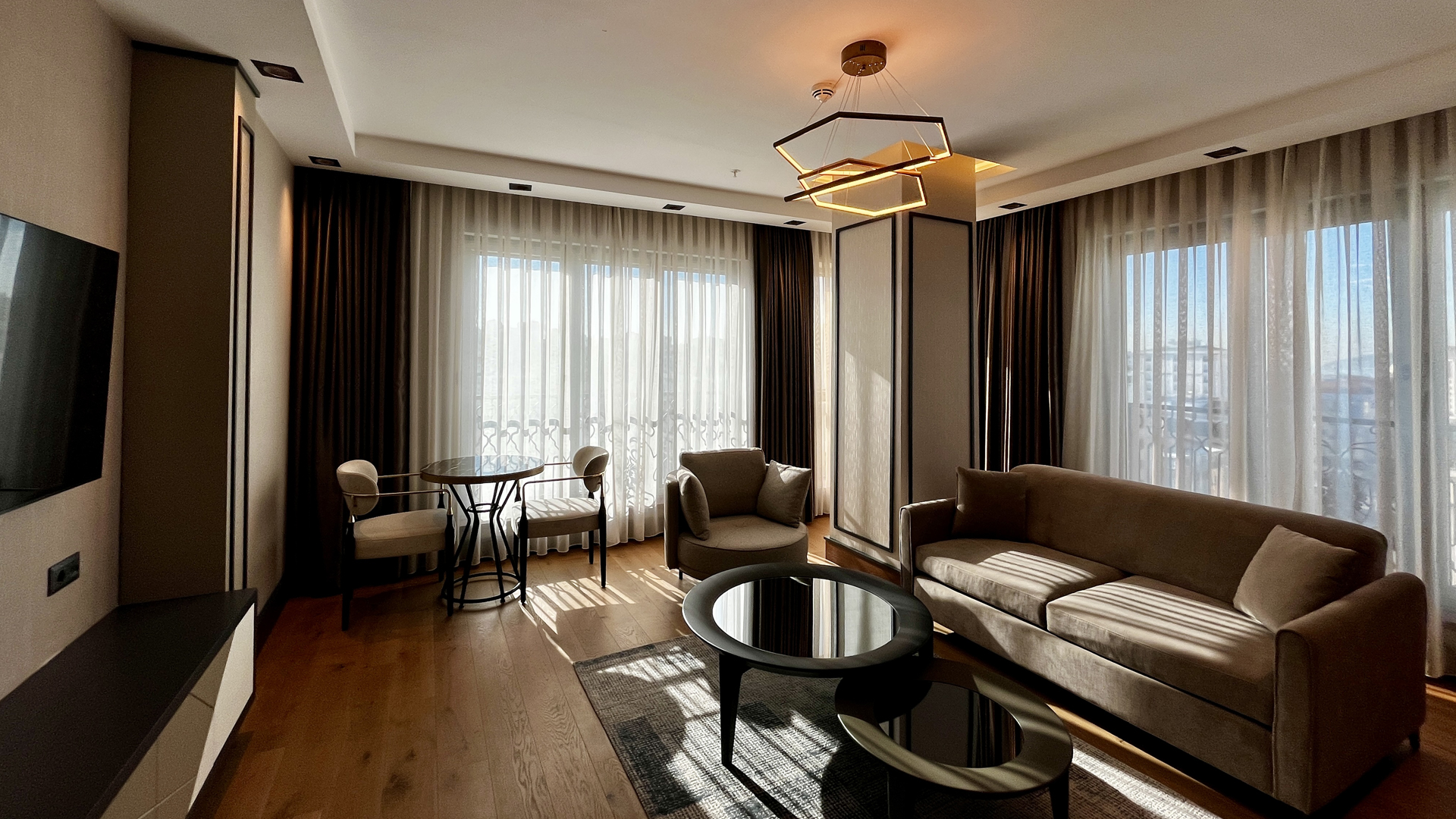 deluxe-suite-oda-salonlu-2
